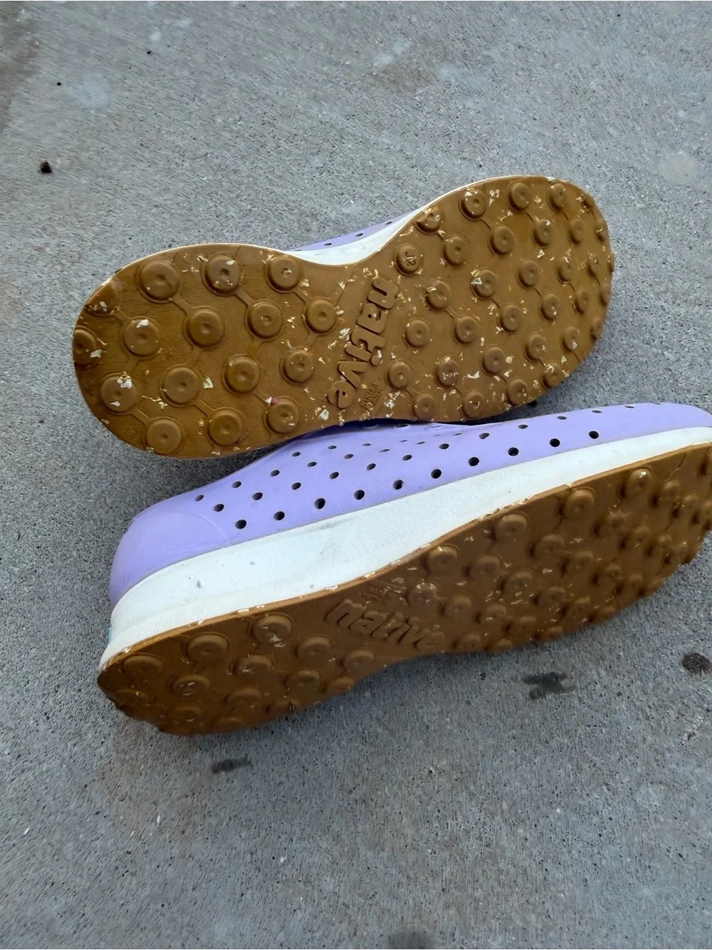 Native Shoes Kids' Robbie Sugarlite slip-on sneakers in a purple lavender J2